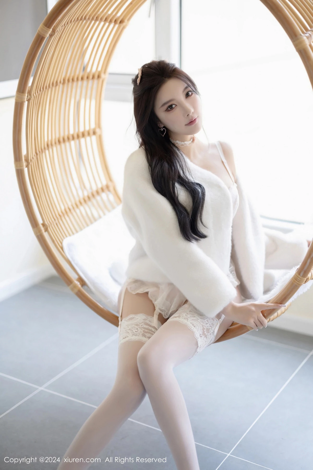 [XiuRen]高清写真图 2024.05.20 No.8570 杨晨晨Yome 美腿丝袜