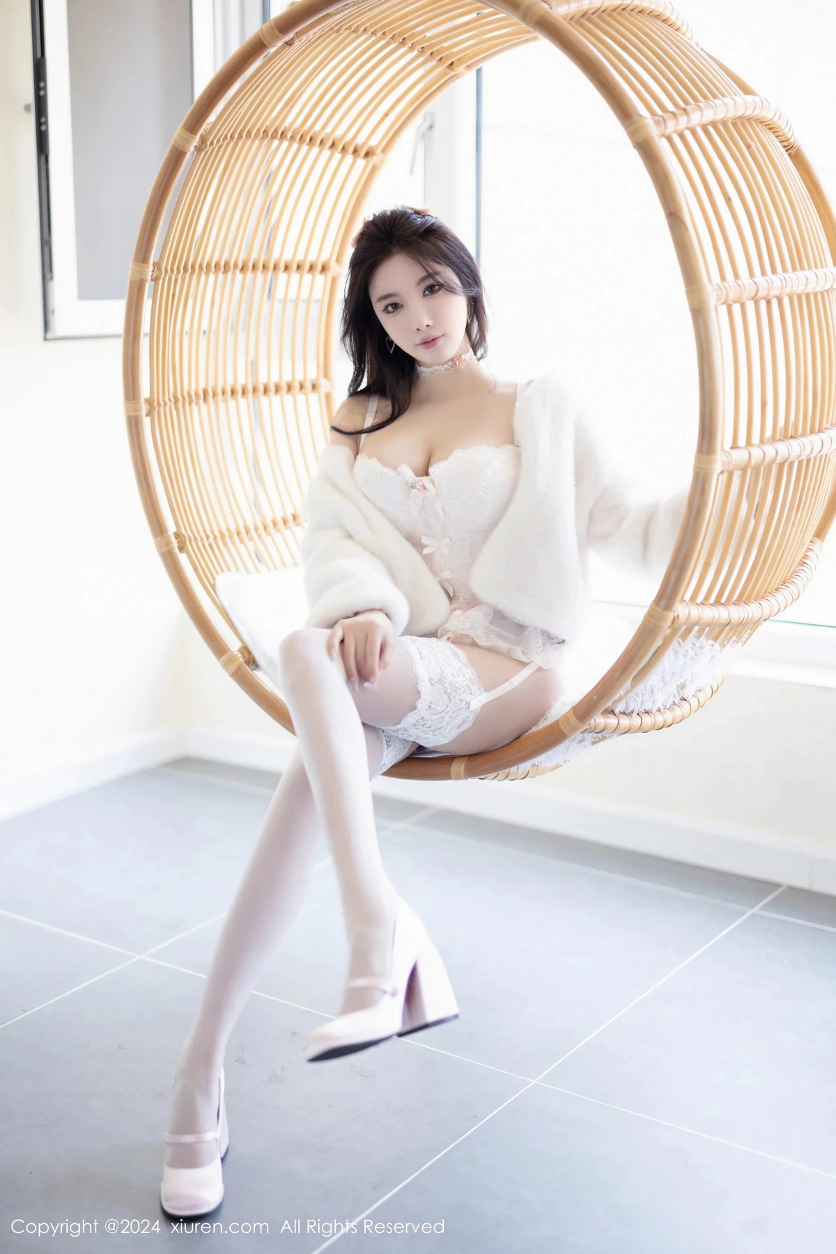 [XiuRen]高清写真图 2024.05.20 No.8570 杨晨晨Yome 美腿丝袜