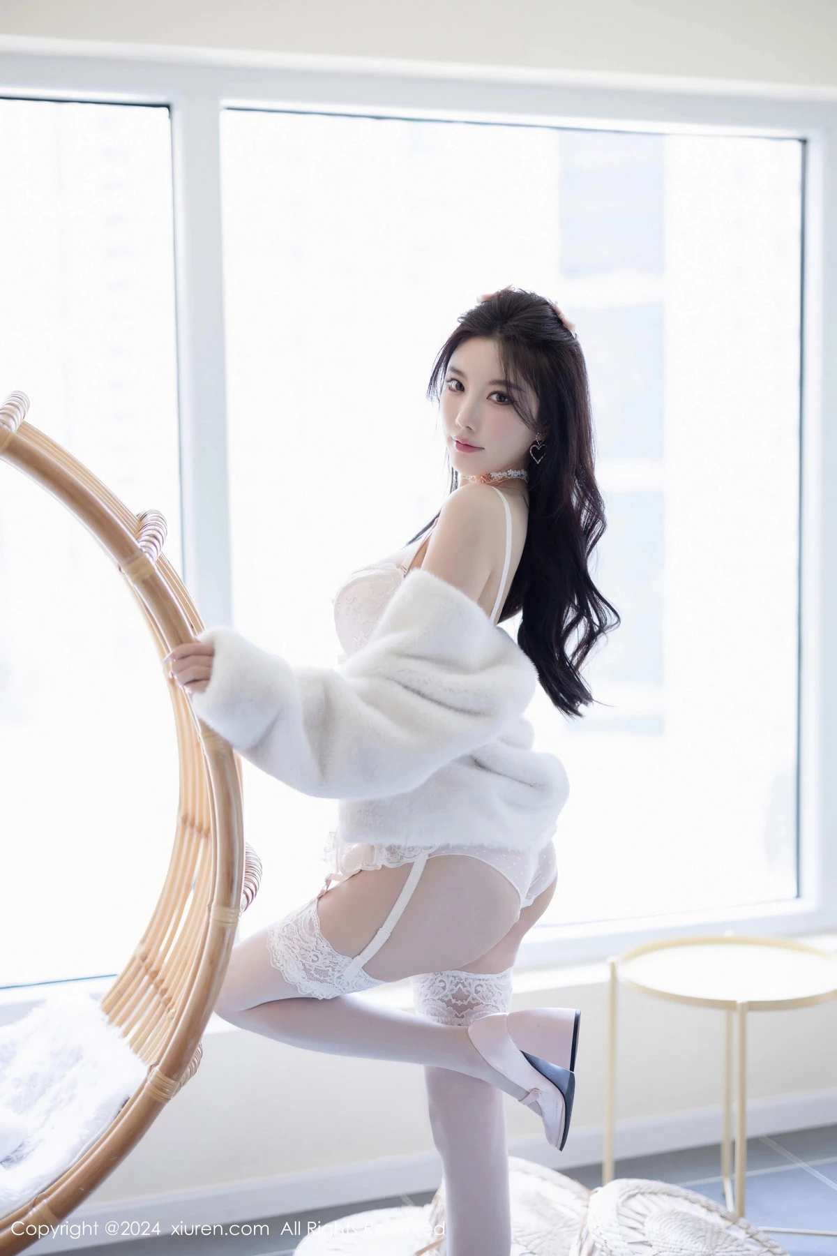 [XiuRen]高清写真图 2024.05.20 No.8570 杨晨晨Yome 美腿丝袜