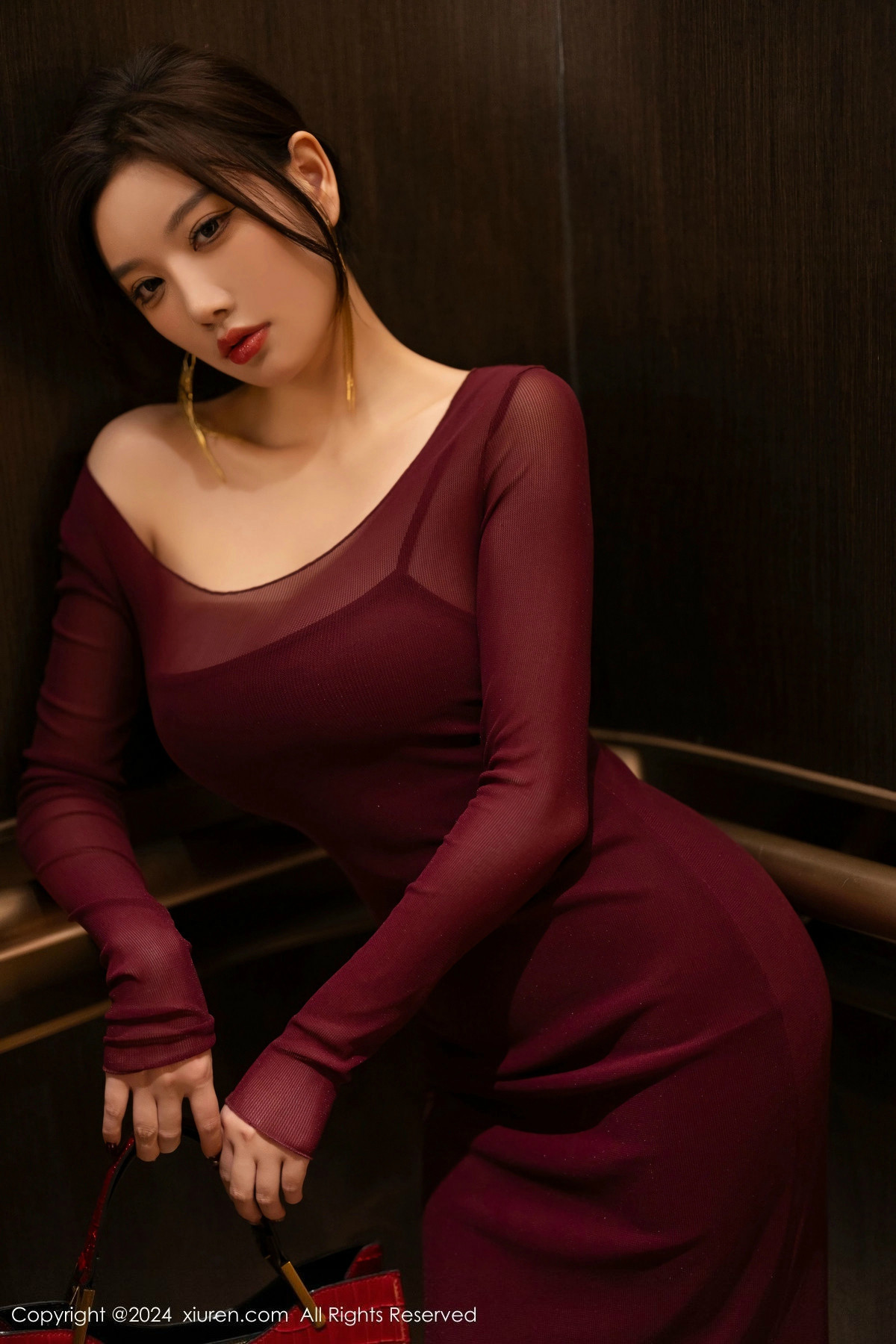 [XiuRen]高清写真图 2024.10.25 No.9348 杨晨晨Yome 丝袜美腿