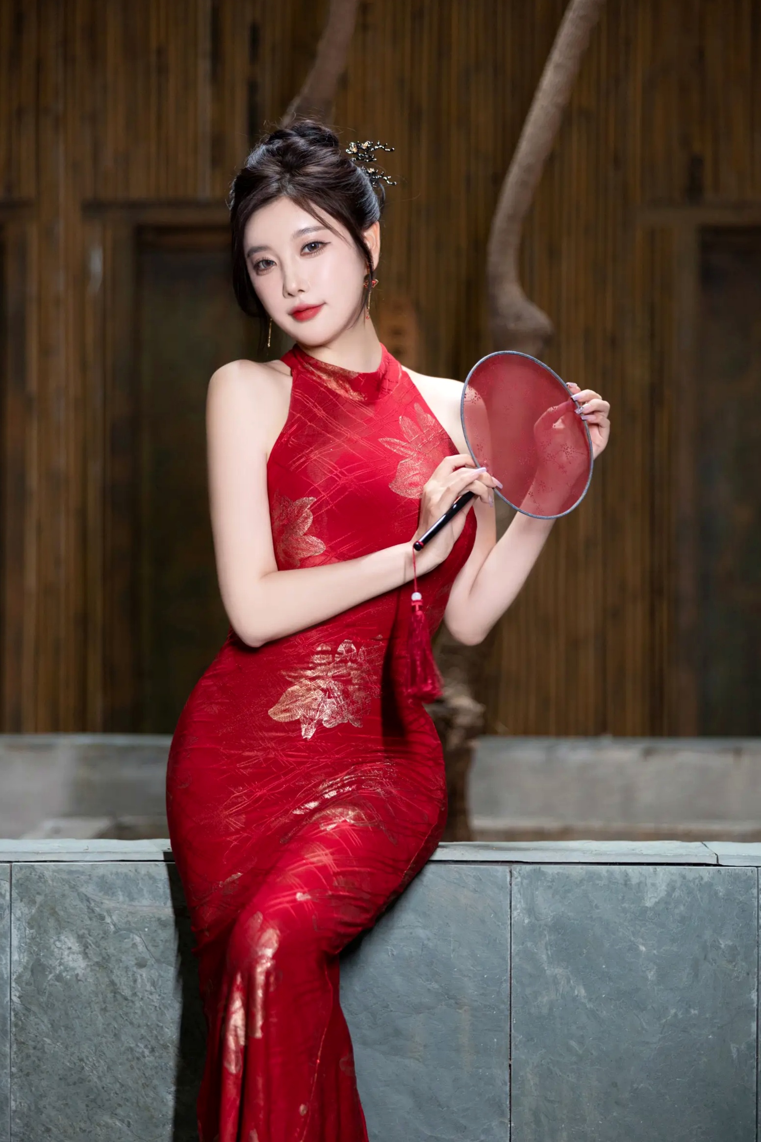 杨晨晨红色旗袍古典韵味与闪钻比基尼极致诱惑私房套图，颜值身材双重暴击 [109P]