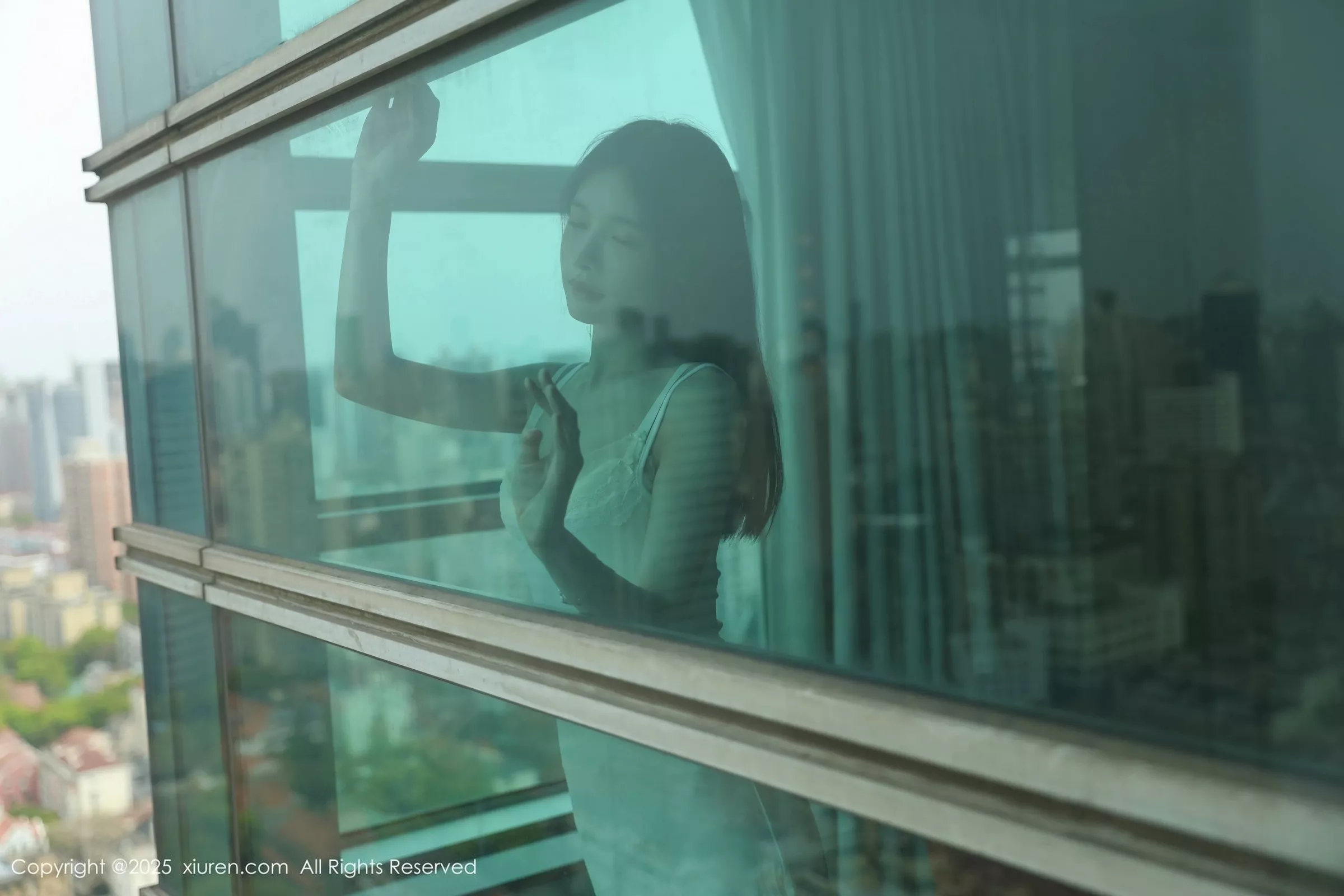 [XiuRen]高清写真图 2025.04.30 No.10226 布丁wow 肉色丝袜