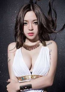 雷亚妃