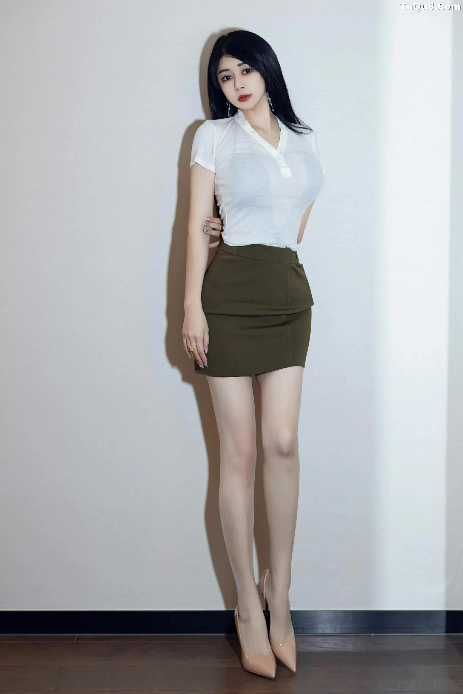 [HuaYang]高清写真图 2025.09.29 VOL.647 凯竹Quinn 白色T恤