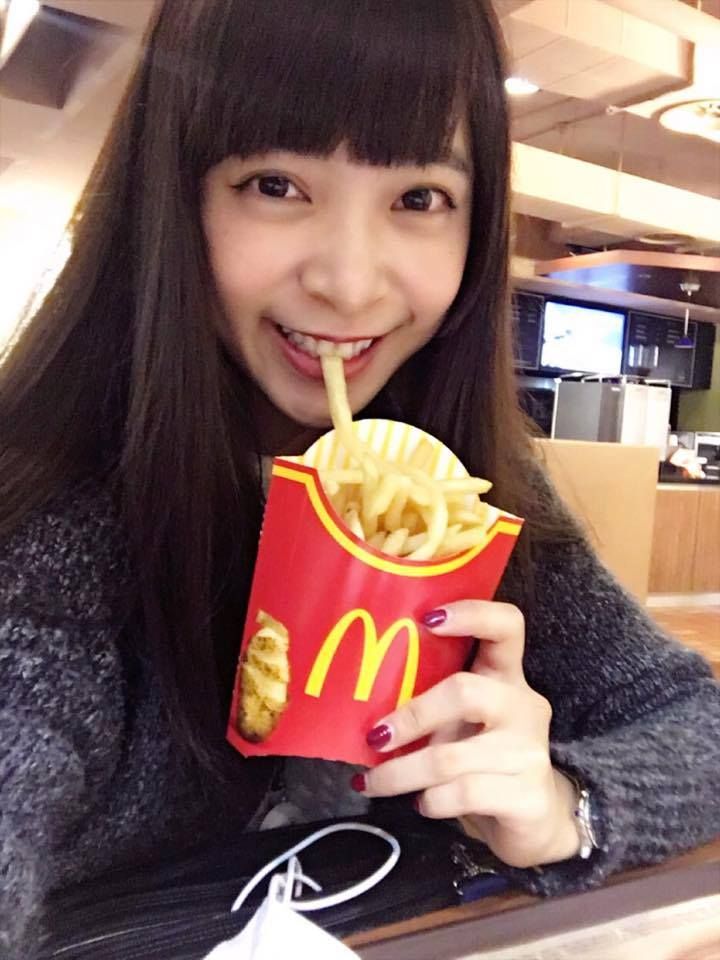 王怡之 邻家女孩俏皮空姐