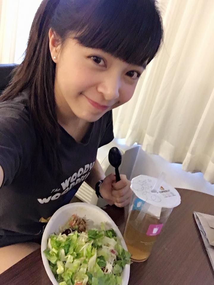 王怡之 邻家女孩俏皮空姐