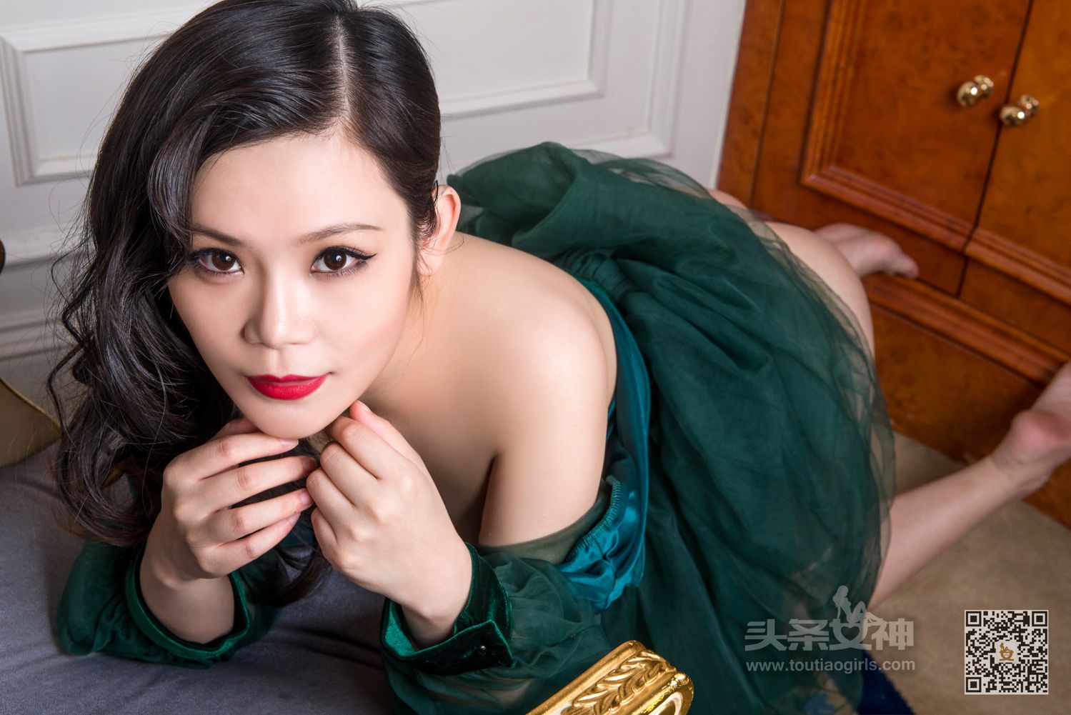 绿纱媚娘小美 知性蕾丝美腿