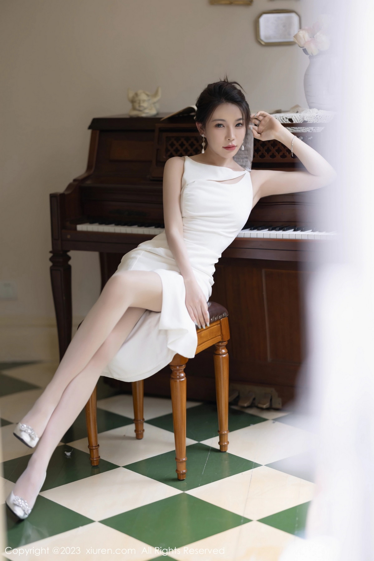 [XiuRen]高清写真图 2023.07.28 No.7155 徐莉芝Booty 长裙美腿