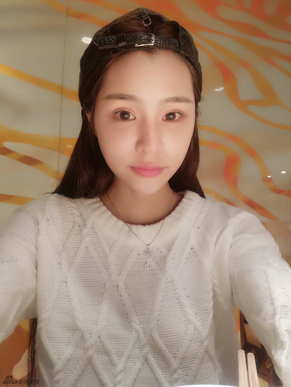 李好好 皮肤白皙的像泰国女孩