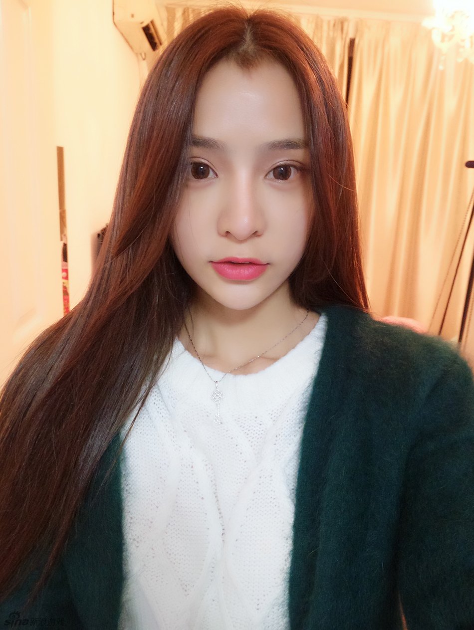 李好好 皮肤白皙的像泰国女孩
