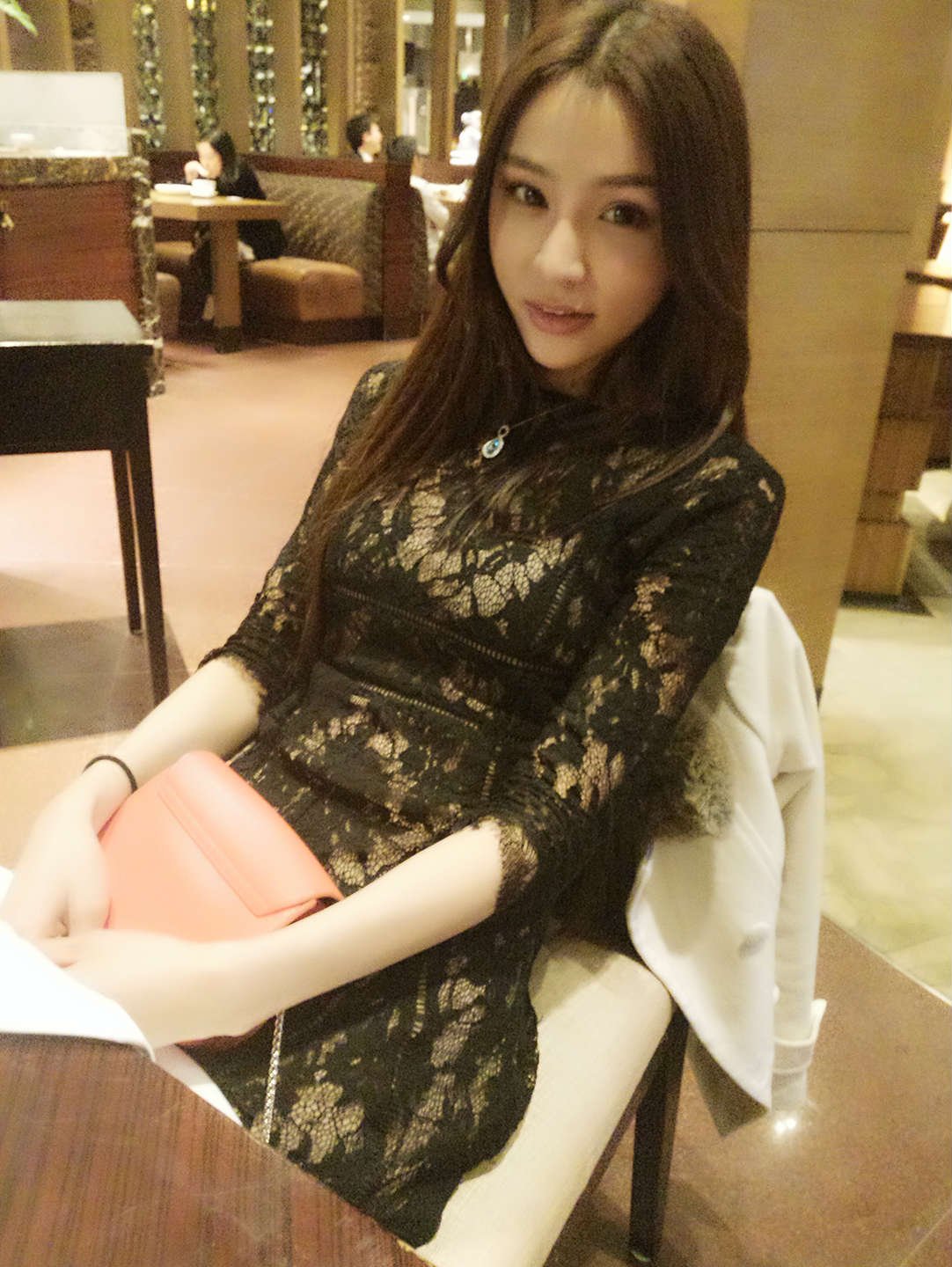 李好好 皮肤白皙的像泰国女孩