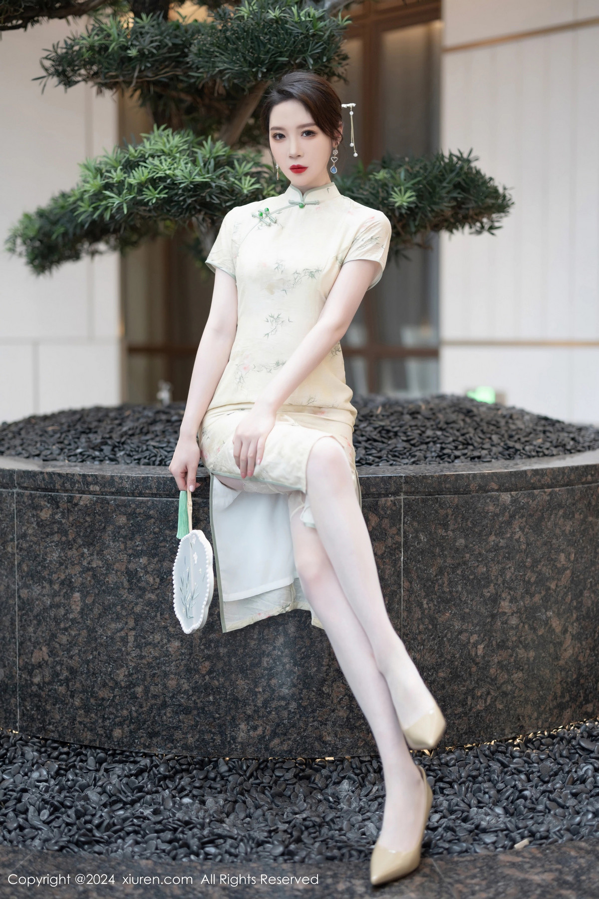 [XiuRen]高清写真图 2024.05.07 No.8497 梦心玥 丝袜美腿
