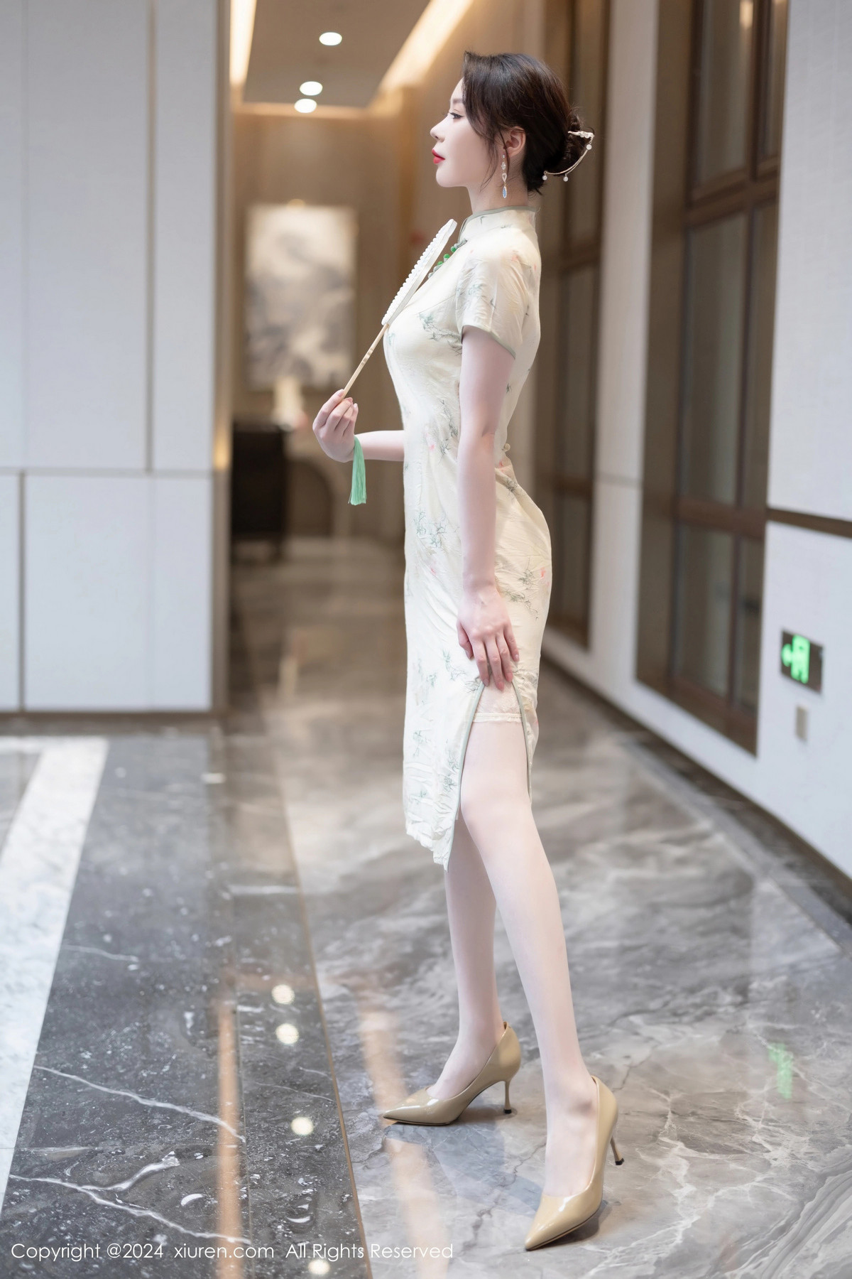 [XiuRen]高清写真图 2024.05.07 No.8497 梦心玥 丝袜美腿