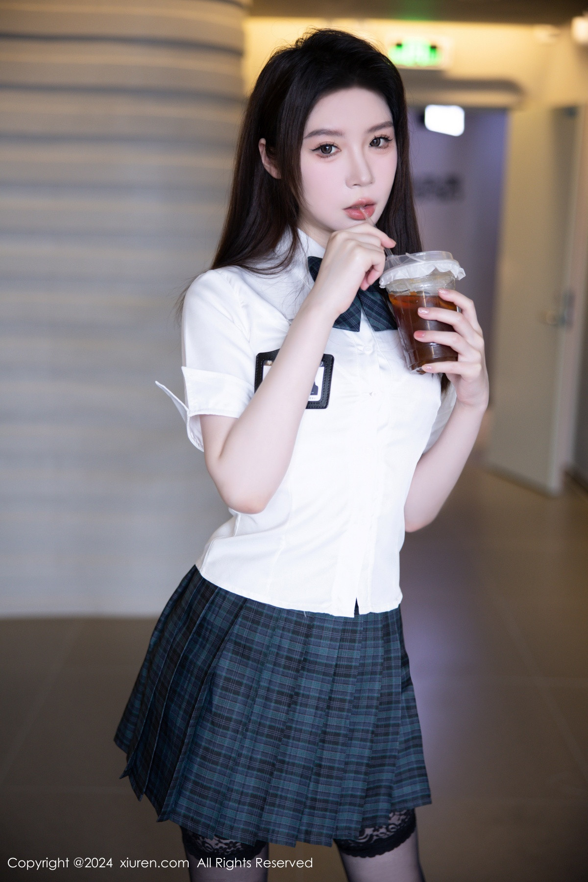 [XiuRen]高清写真图 2024.08.27 No.9074 梦心玥 黑丝美腿