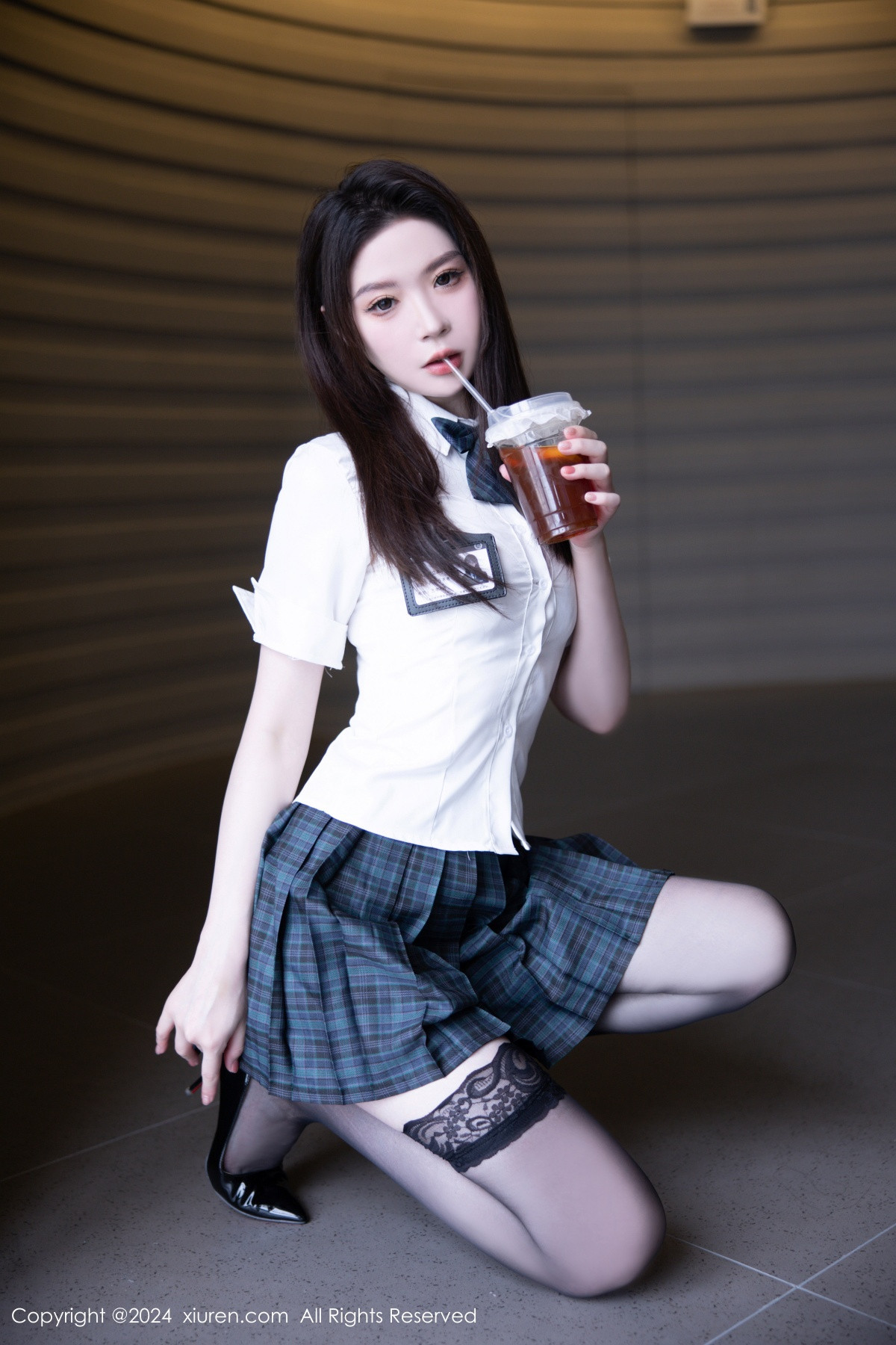 [XiuRen]高清写真图 2024.08.27 No.9074 梦心玥 黑丝美腿