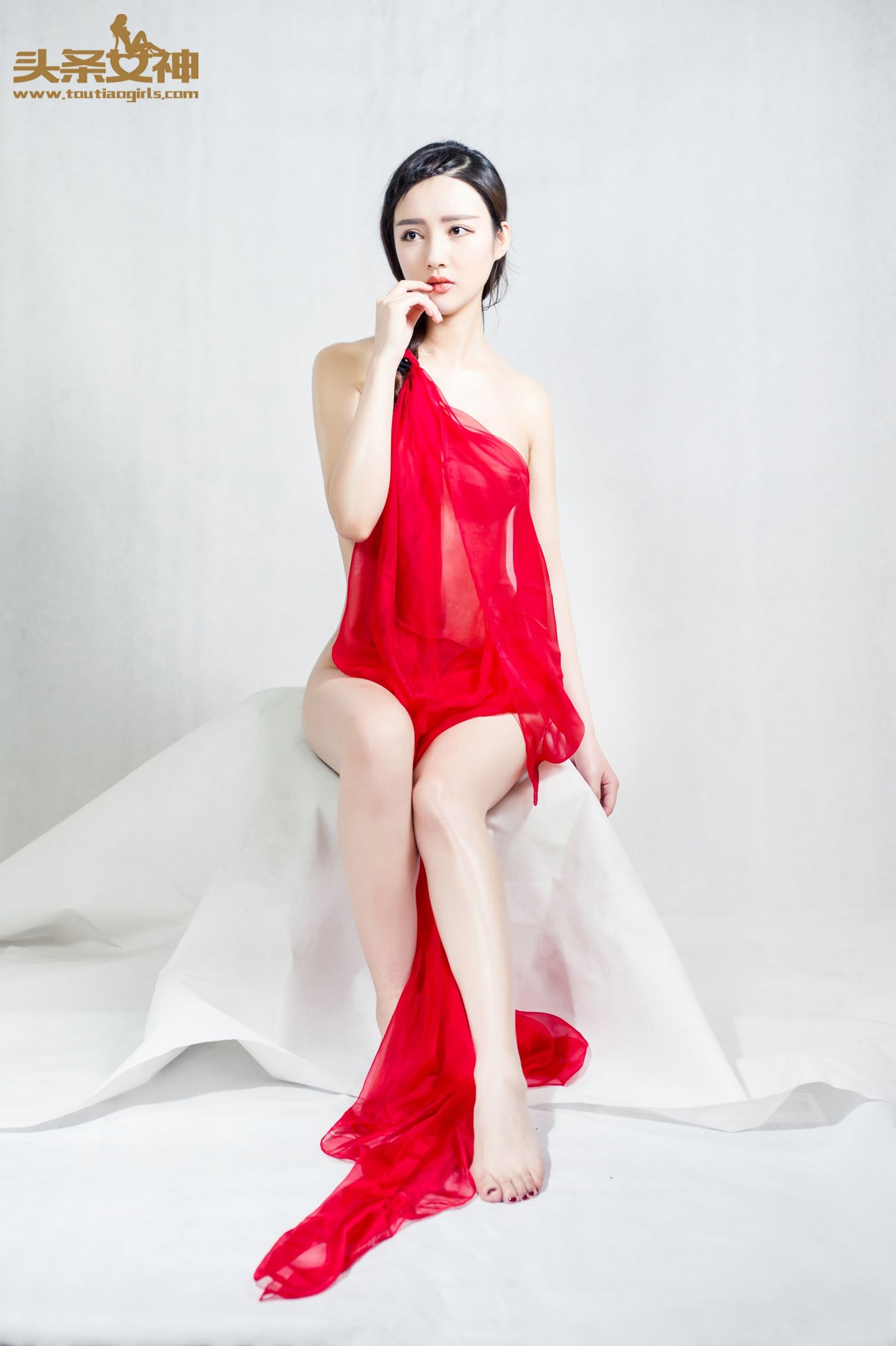 郭婷婷 [TouTiao头条女神]高清写真图2016-06-25 在那遥远的地方