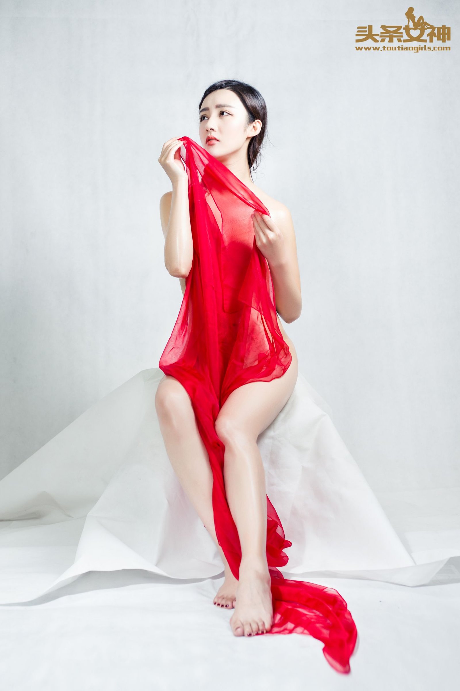郭婷婷 [TouTiao头条女神]高清写真图2016-06-25 在那遥远的地方