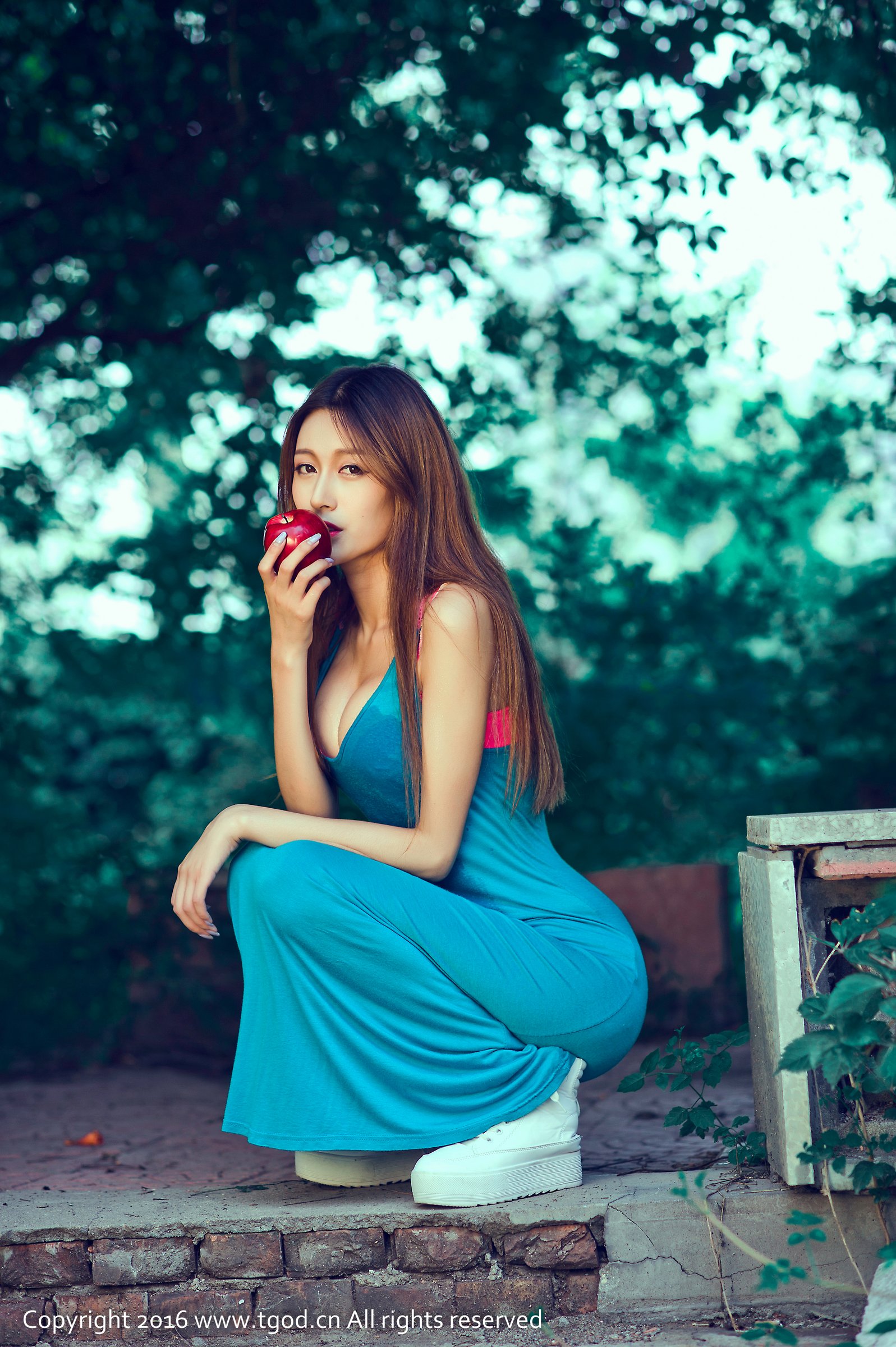 耿晶 [TGOD推女神]高清写真图圆润翘臀真女神