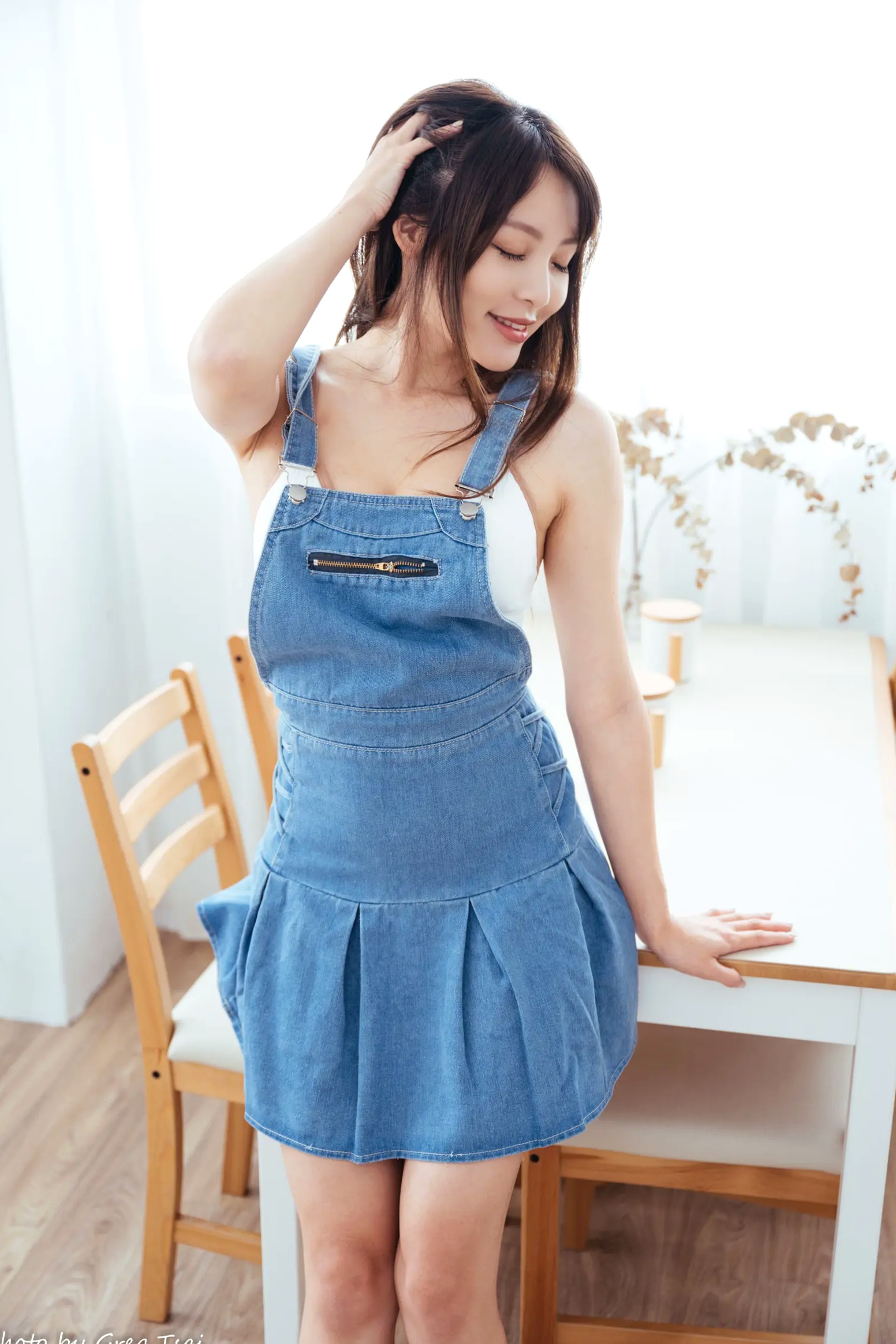 Ashley - 居家厨房牛仔裙俏皮清新生活随拍照 [104P]