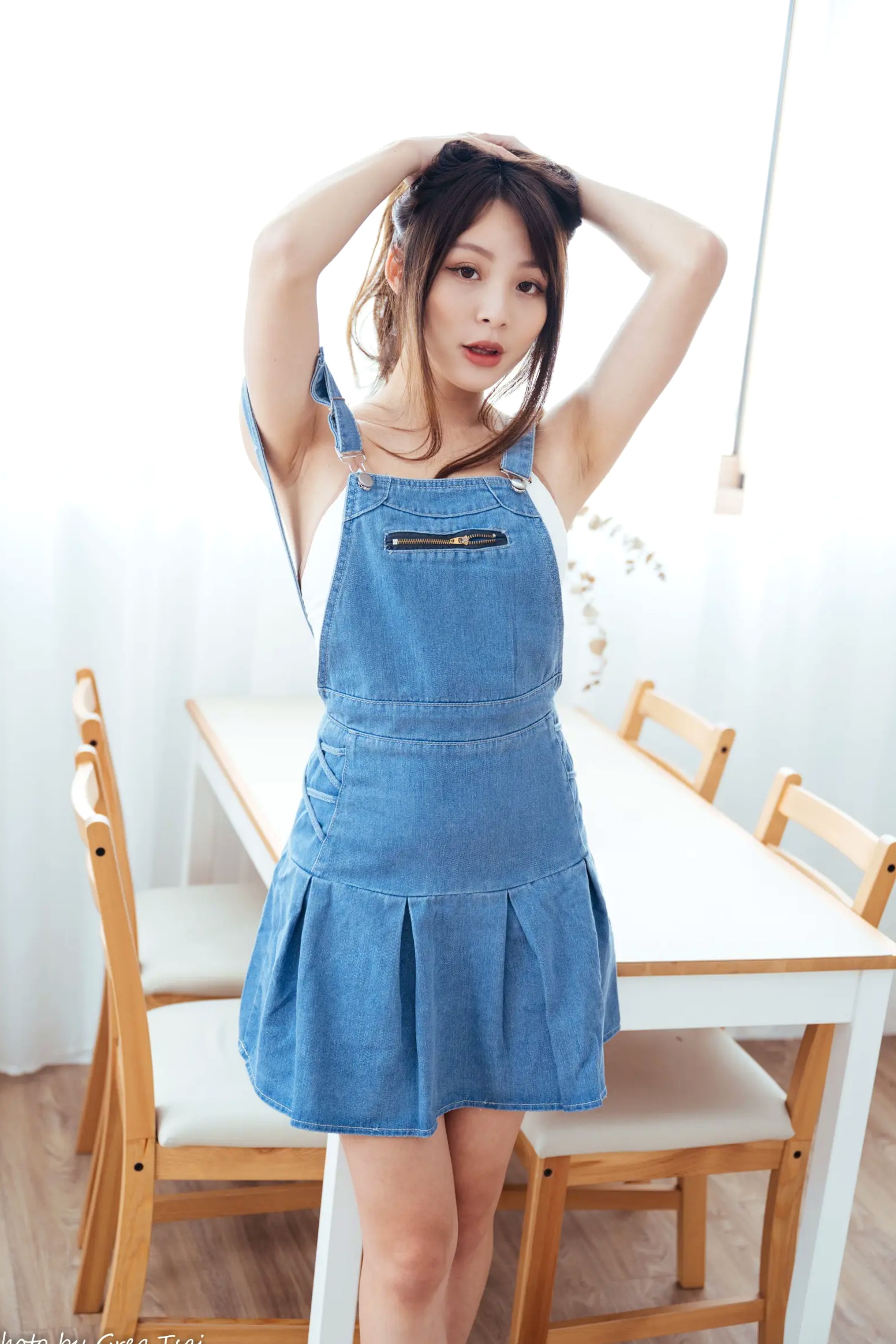 Ashley - 居家厨房牛仔裙俏皮清新生活随拍照 [104P]