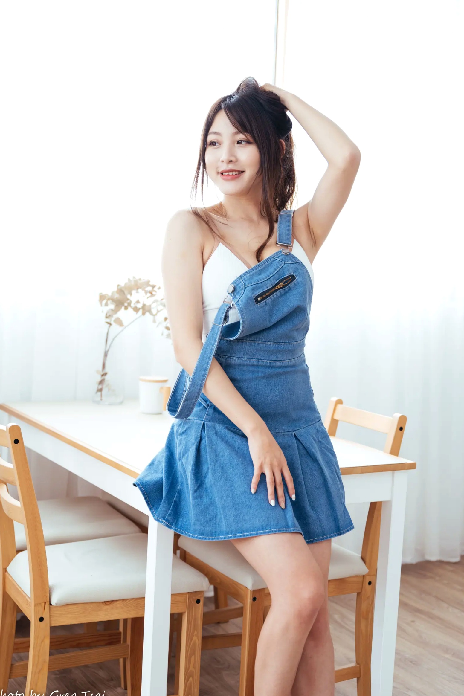 Ashley - 居家厨房牛仔裙俏皮清新生活随拍照 [104P]