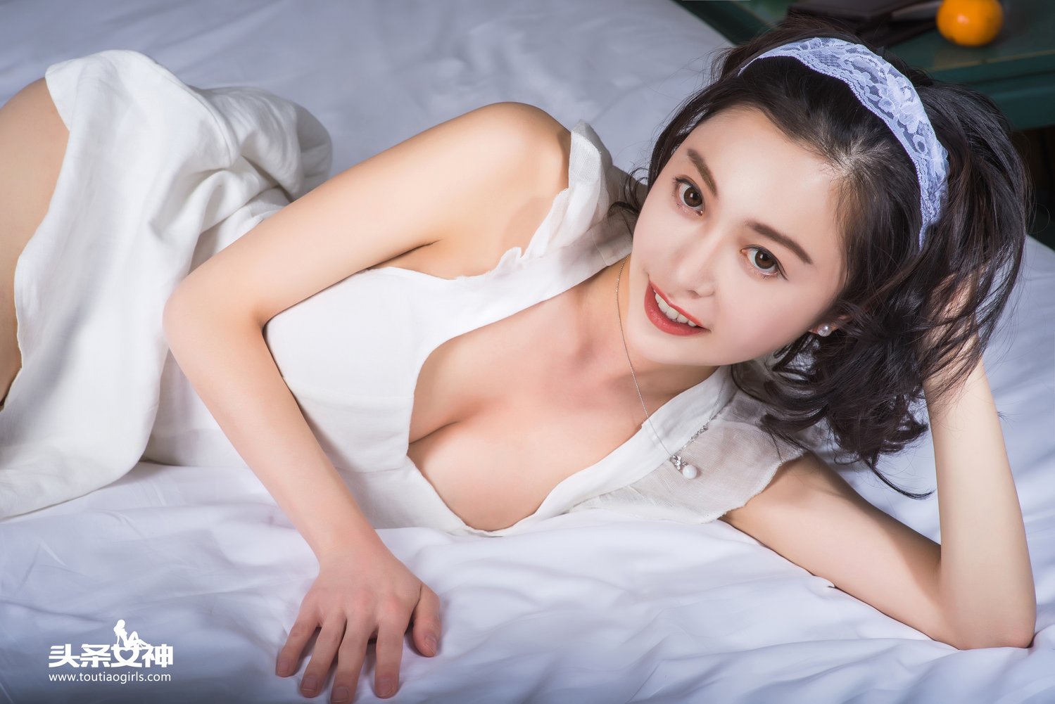 小爱 [TouTiao头条女神]高清写真图2016-12-10 敏感新妻