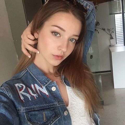 Angelina Danilova 俄罗多姿的可爱美女