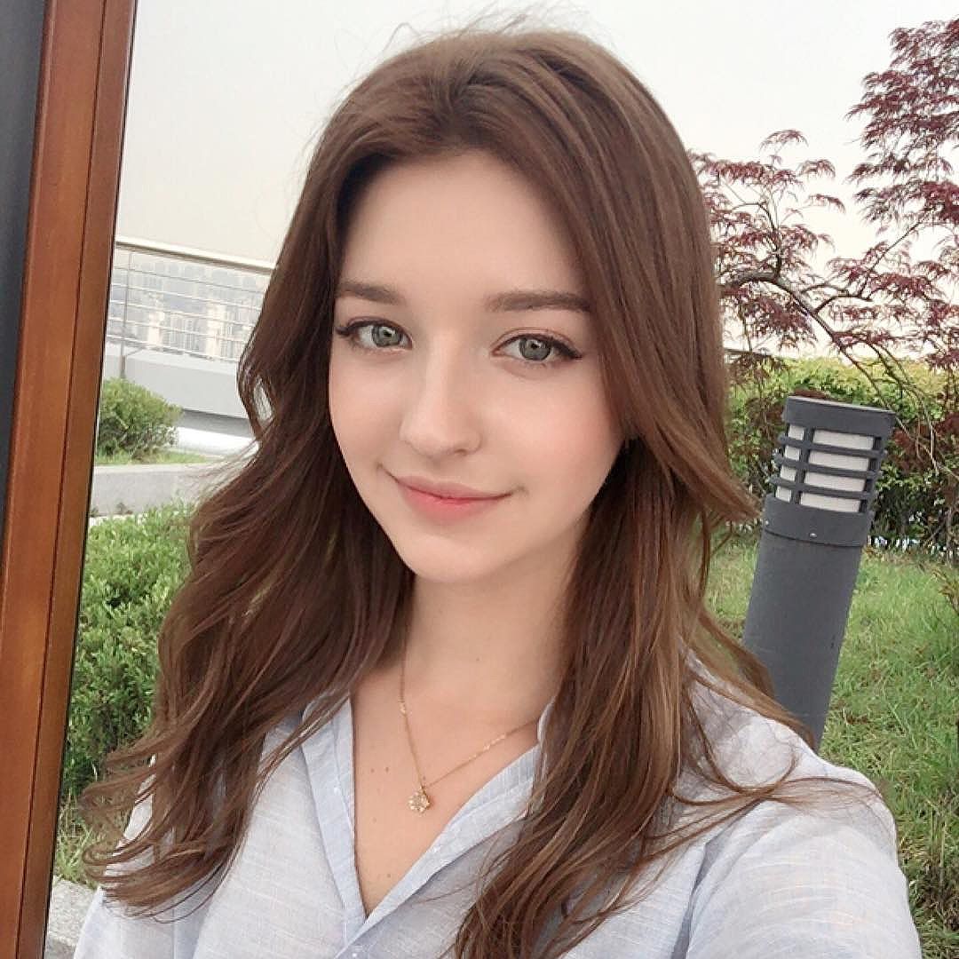 Angelina Danilova 俄罗多姿的可爱美女