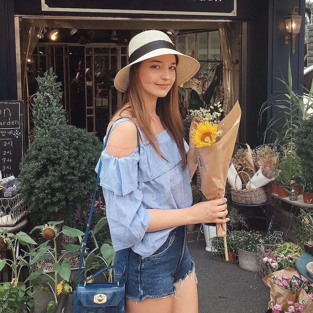 Angelina Danilova 俄罗多姿的可爱美女