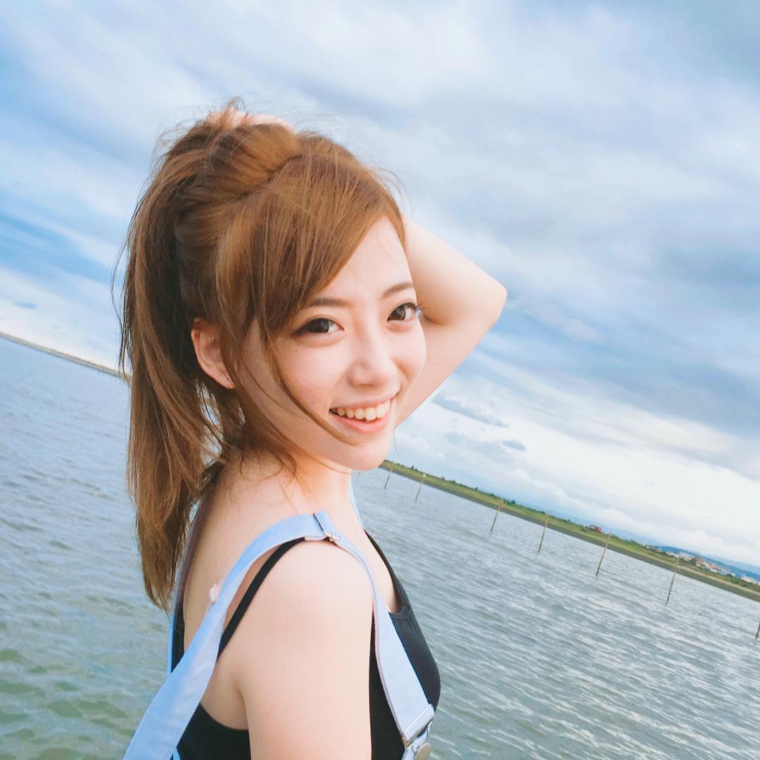 小希儿Angel 小清新实况主播迷人大眼令人陶醉