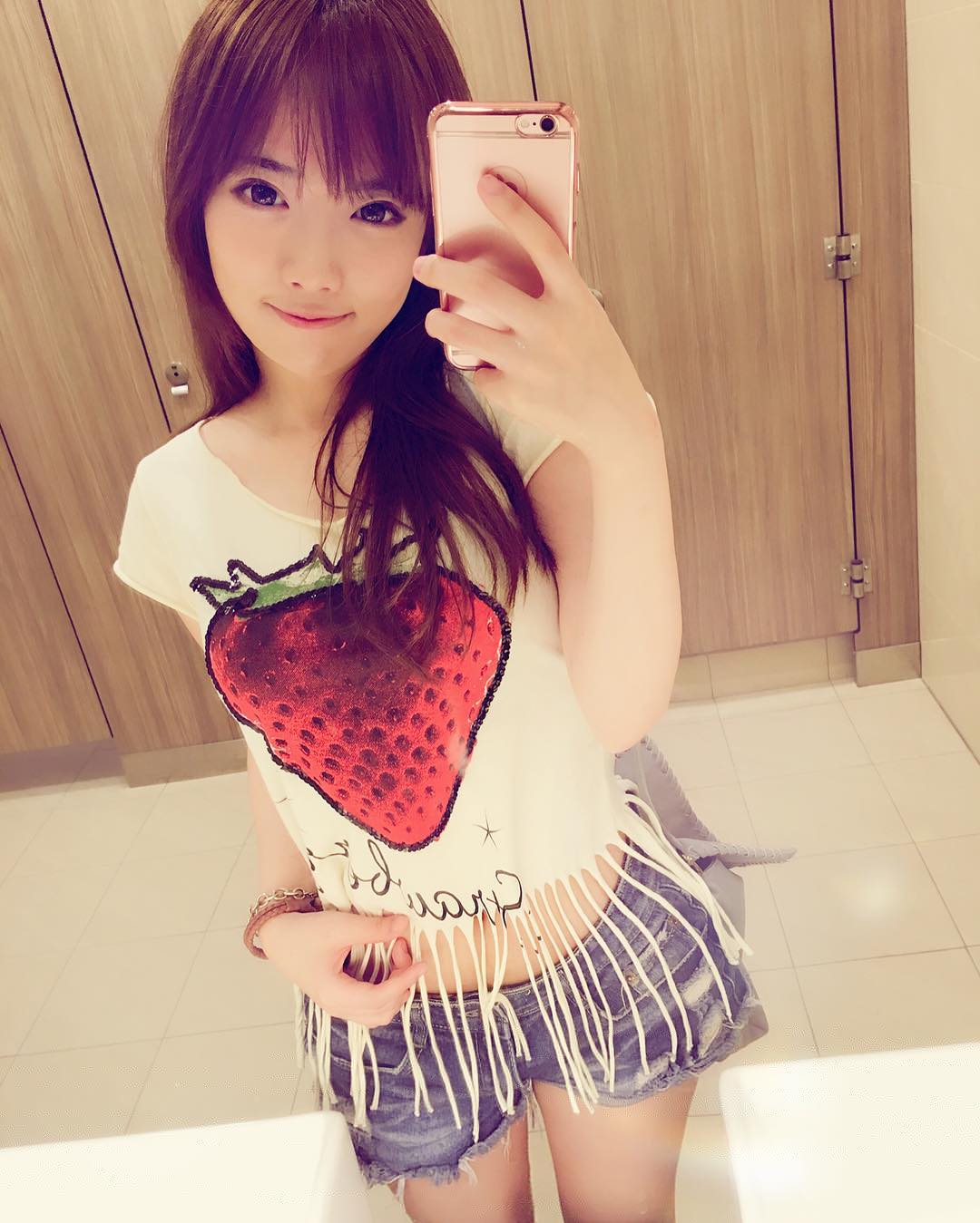 小希儿Angel 小清新实况主播迷人大眼令人陶醉