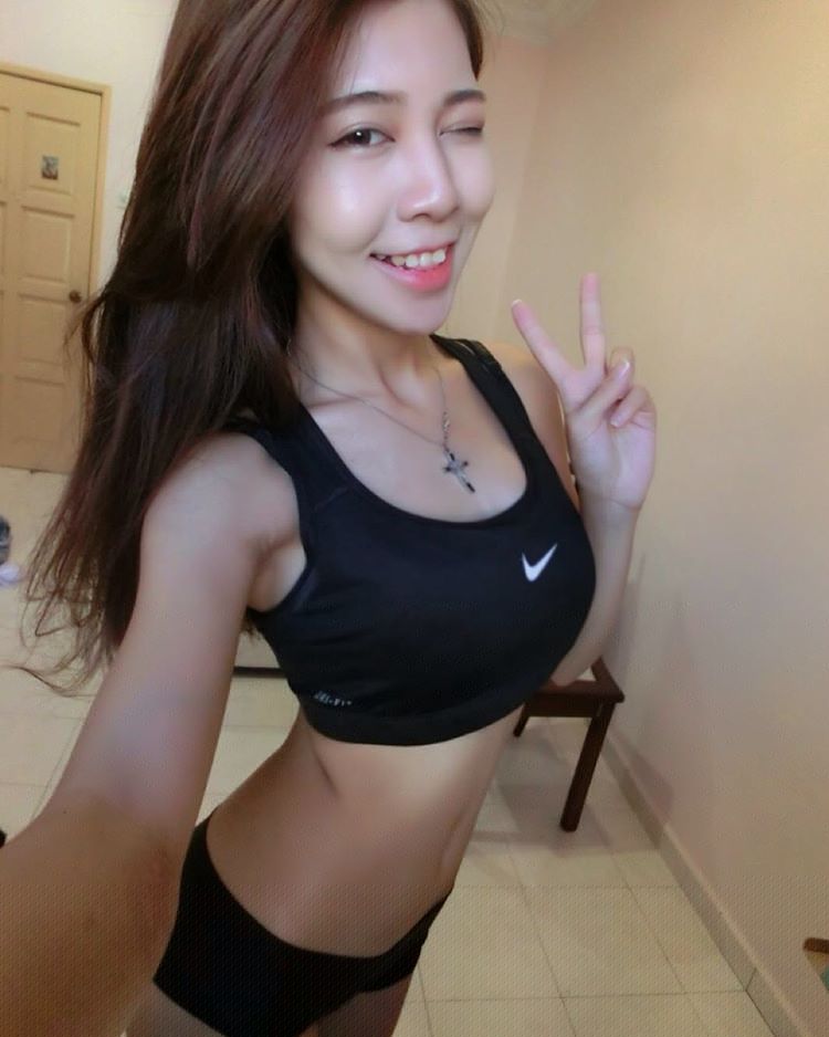 Flora Lee Mei Yun 大马虎牙妹极致S曲线私房照诱惑写真图