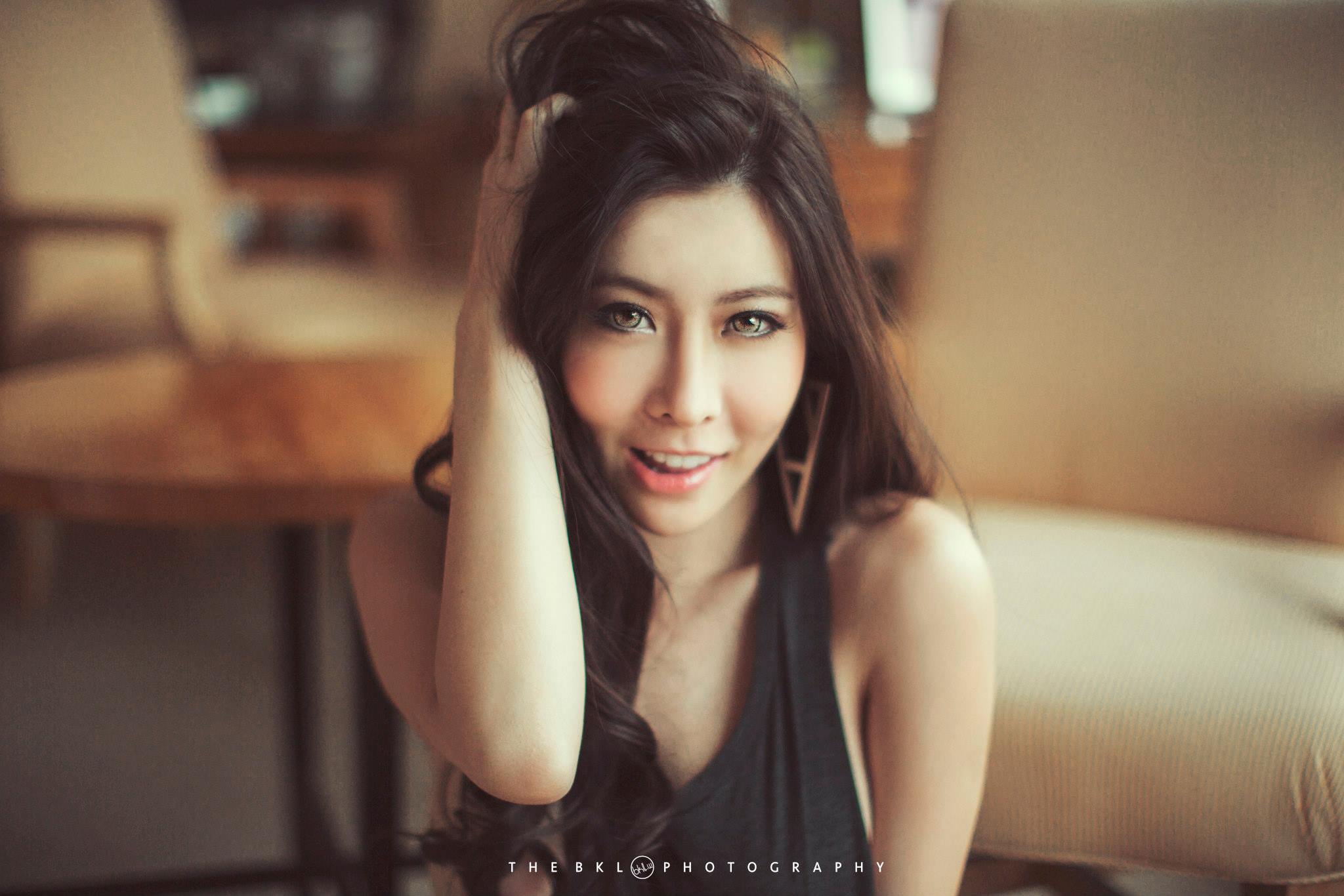 Melody Low- 新加坡爆乳正妹性感写真