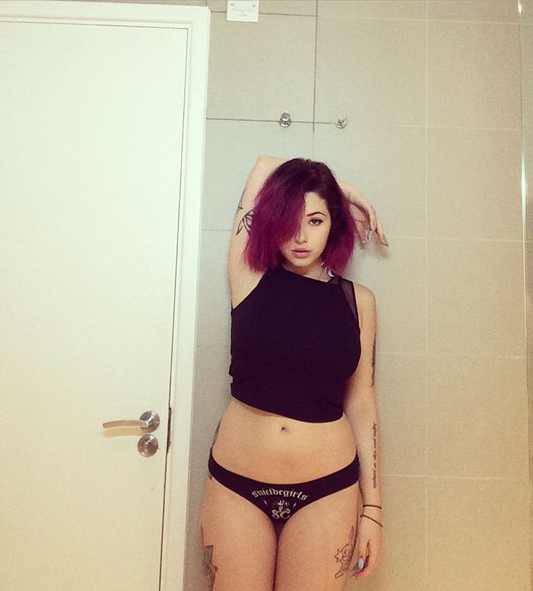 Sophoulla- 短发刺青妹非主流诱惑
