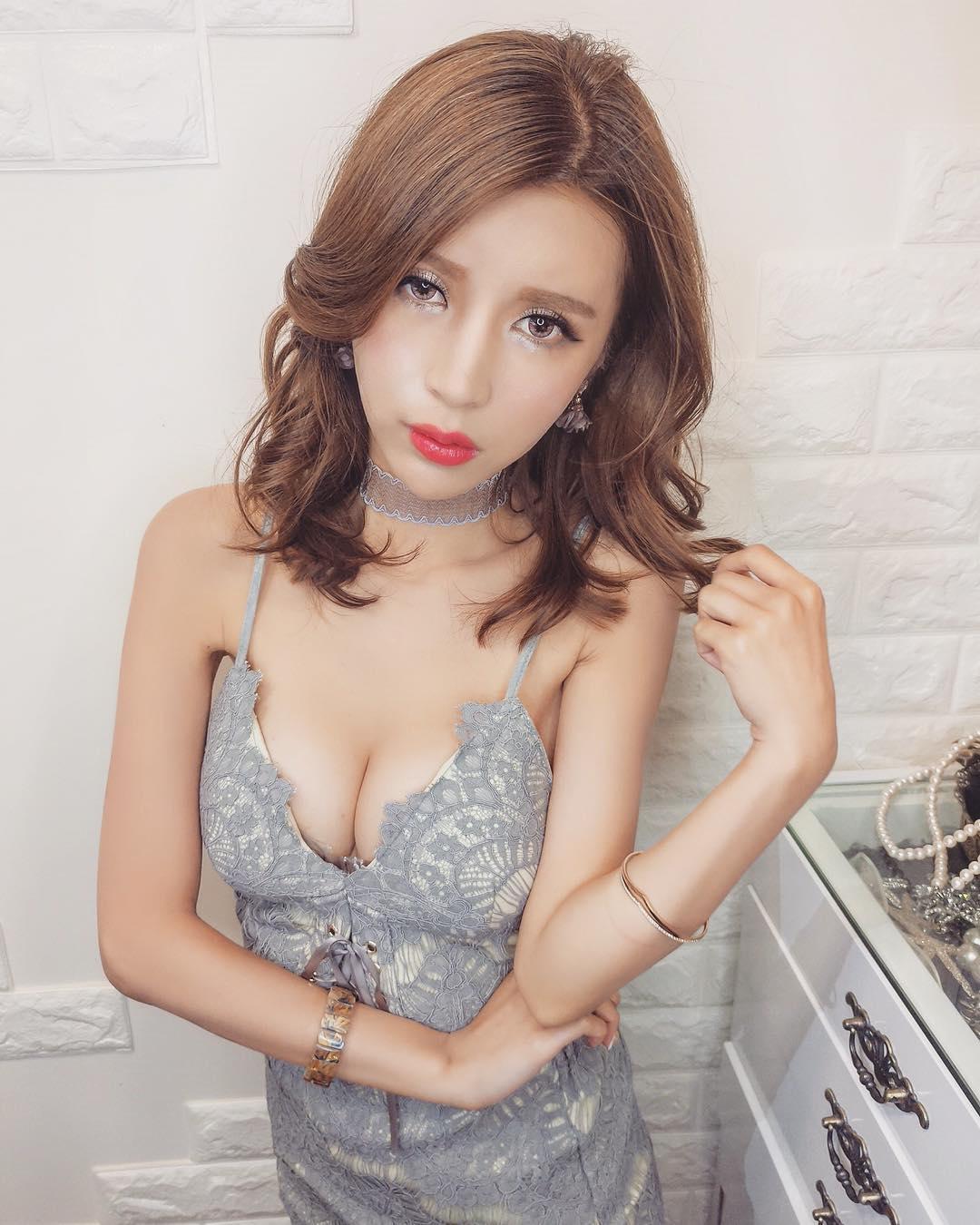 百变女郎刘子瑜Vicky 邪恶女仆装很凶暴