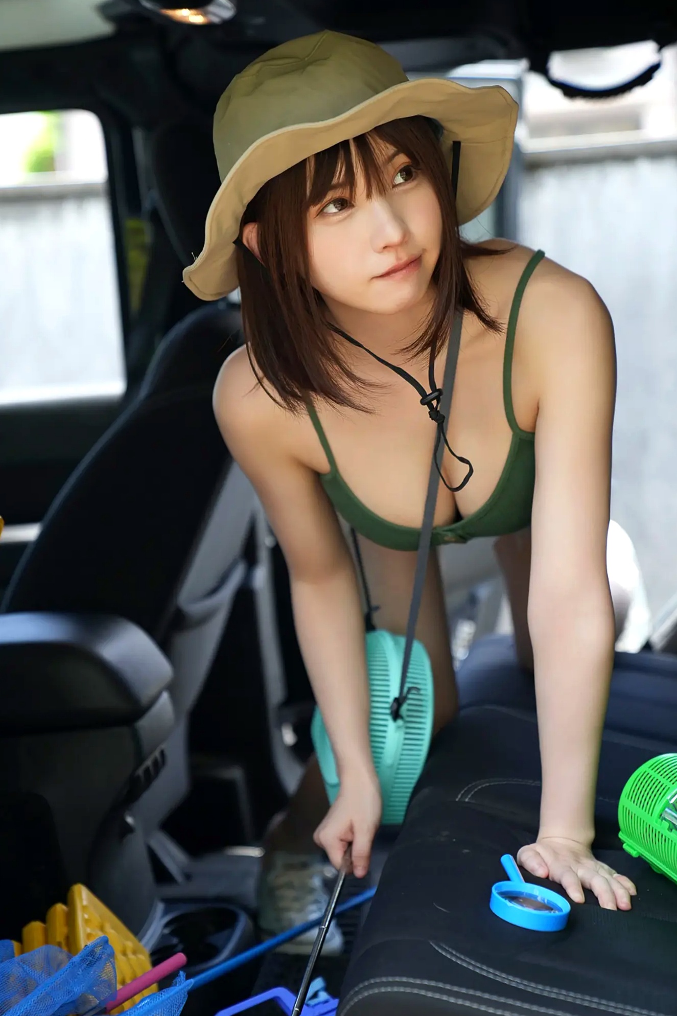 えなこ - えなこランド [83P] 日本女神户外背带裤与比基尼性感写真