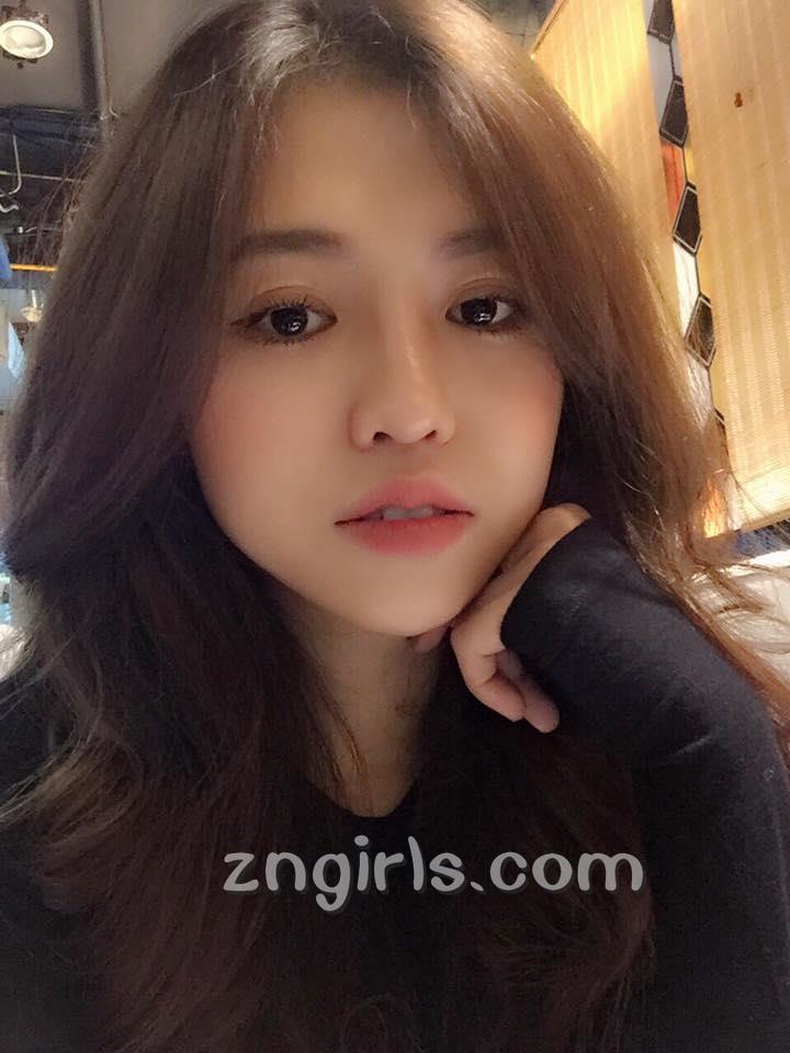 Nghi Nghi，越南也有这么养眼的御姐