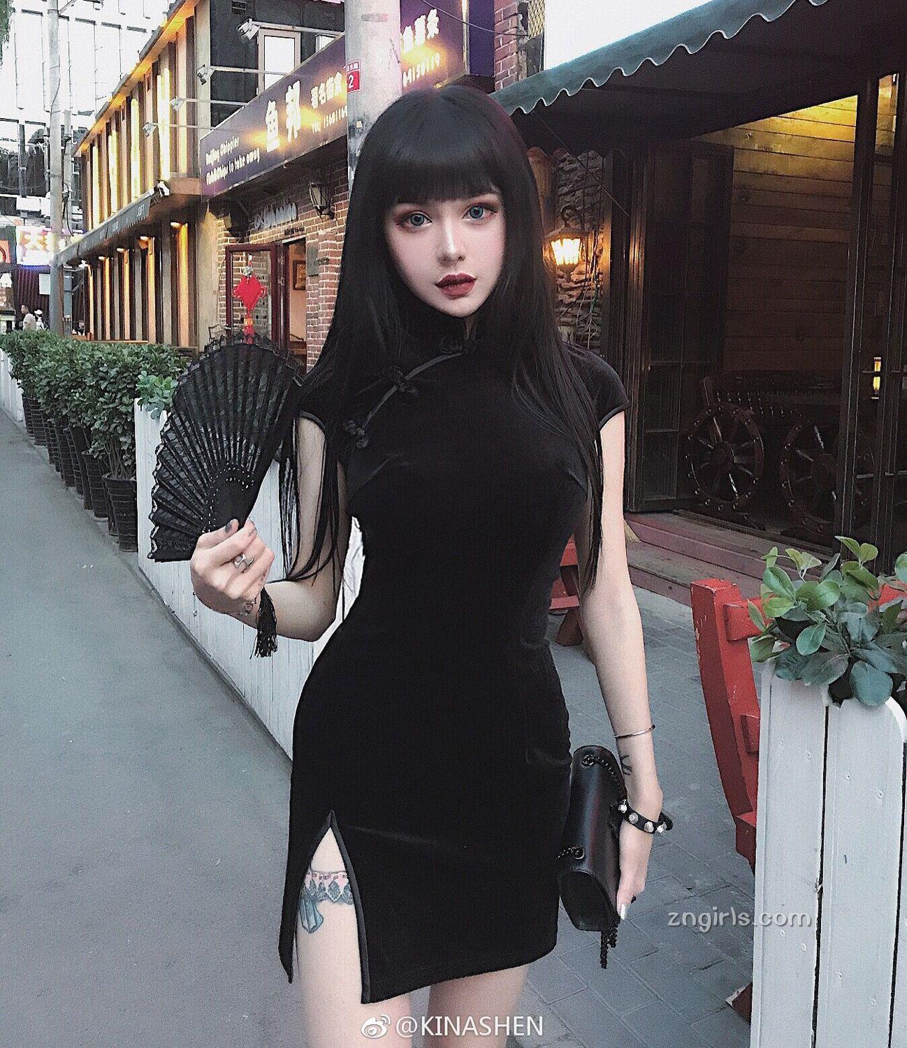 东方妹子Kina Shen 独特的黑暗系芭比