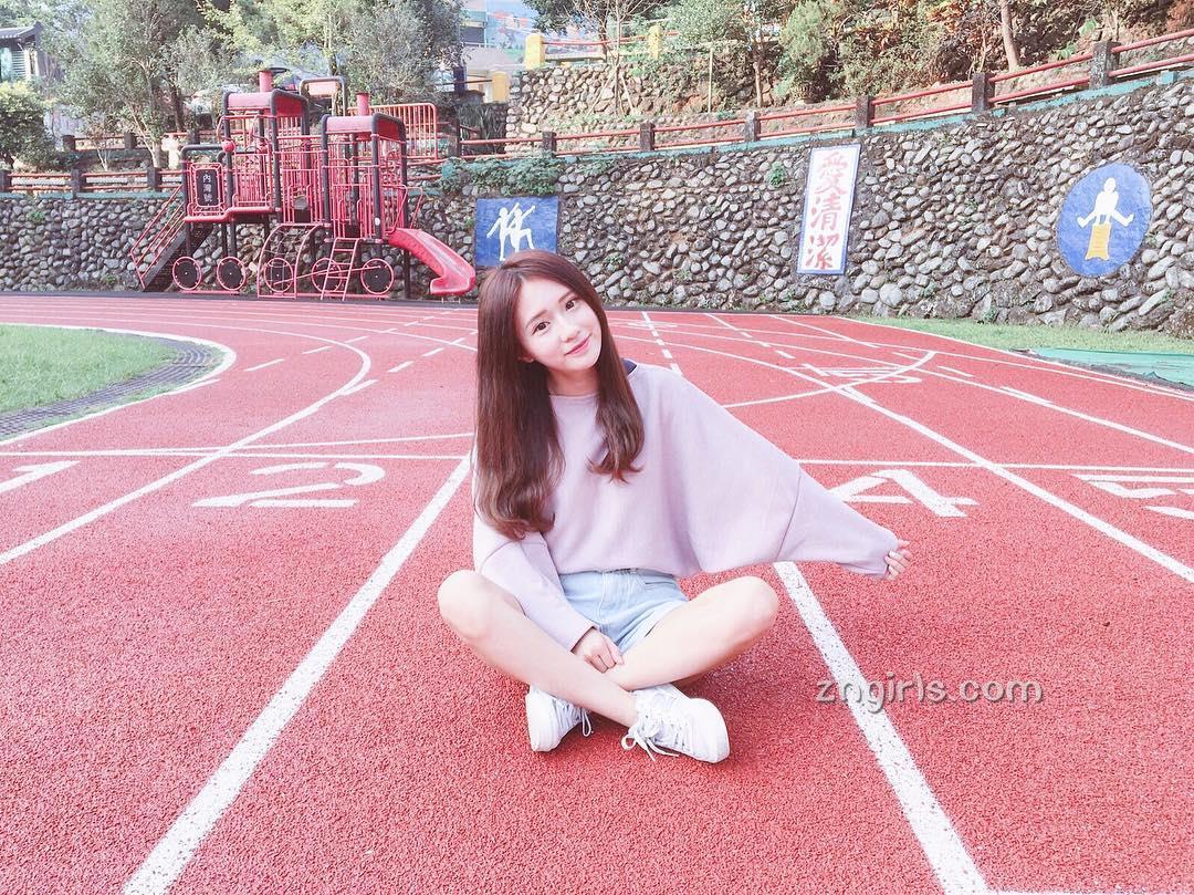 超萌清纯正妹许纹毓 无辜迷人笑容最吸睛