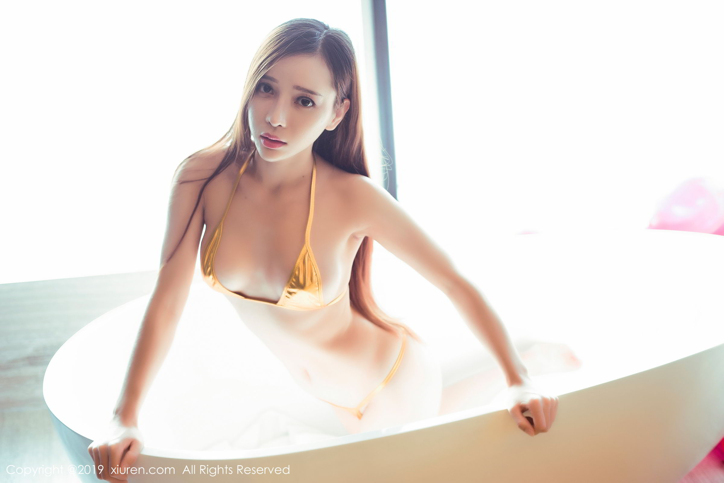 倾城佳人艾小青 粉色蕾丝女仆装