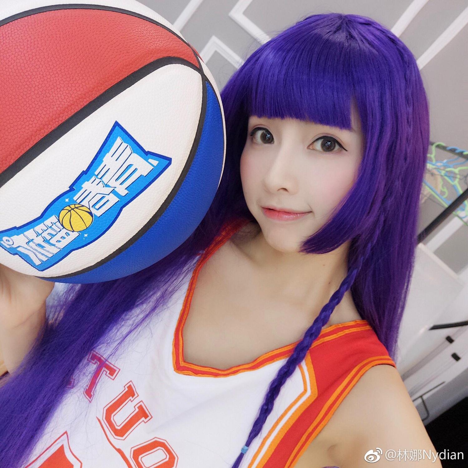 林娜Nydian- 2017CJ showgirl的微博私房照