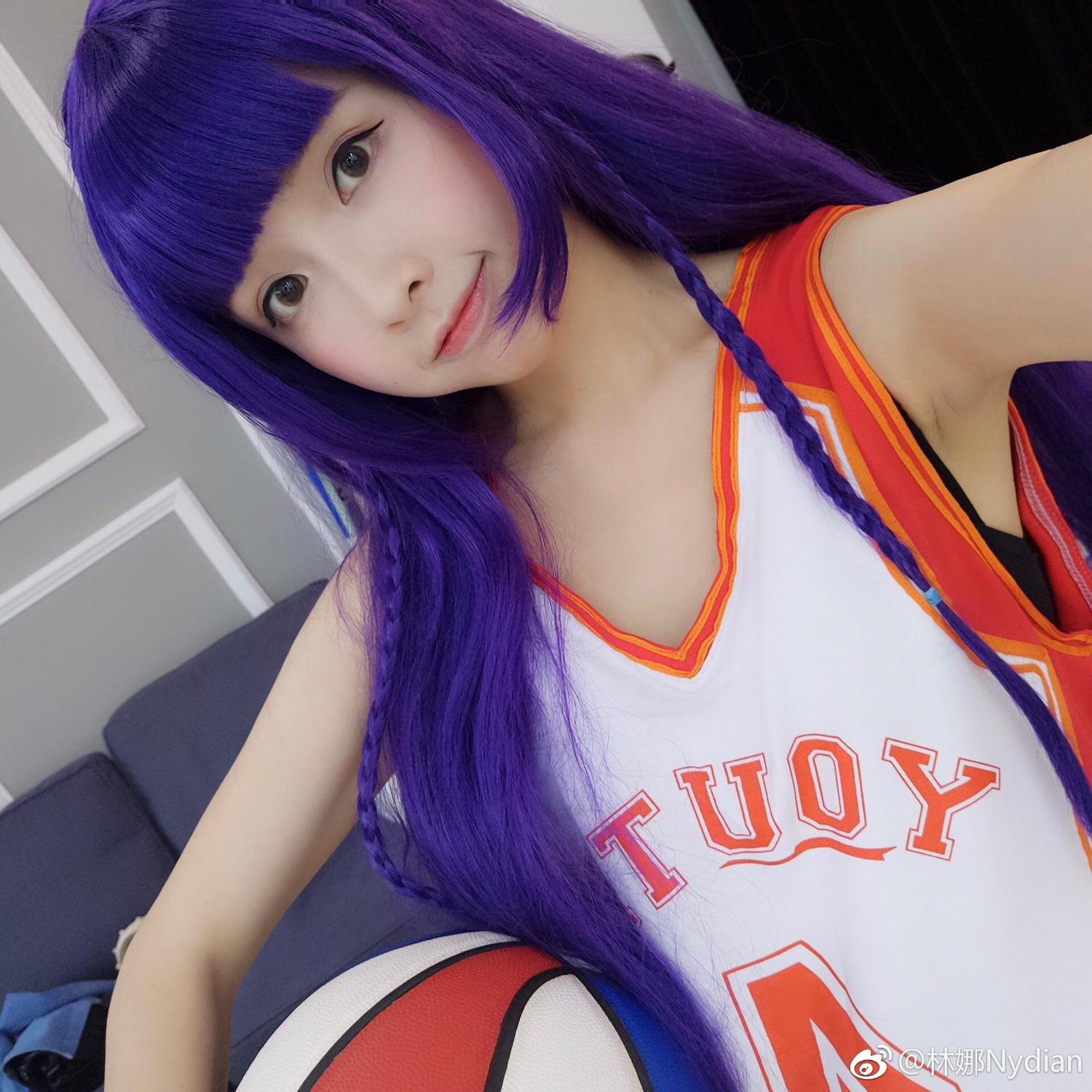 林娜Nydian- 2017CJ showgirl的微博私房照