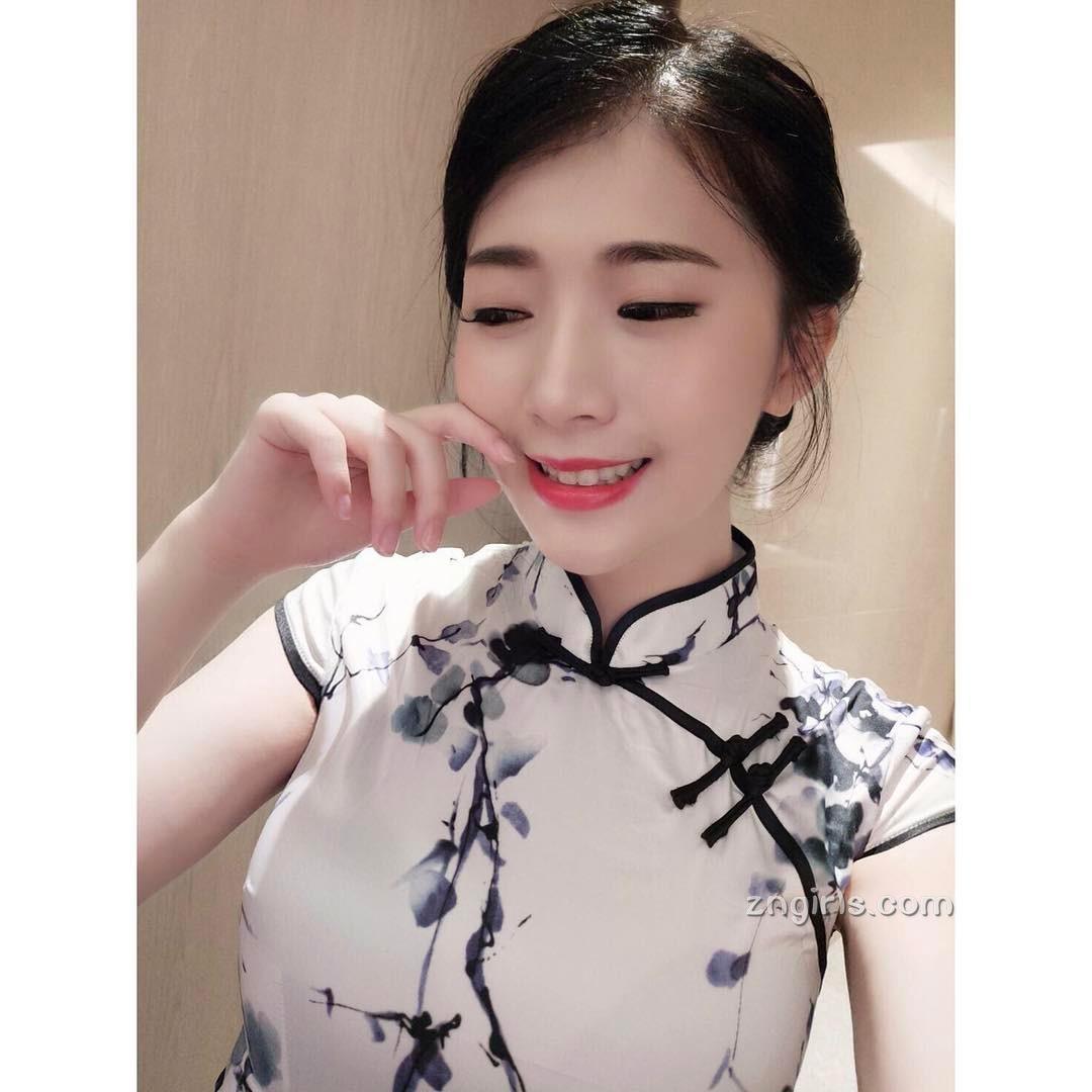 谢薇安Vivian- 台湾正妹大秀深邃事业线