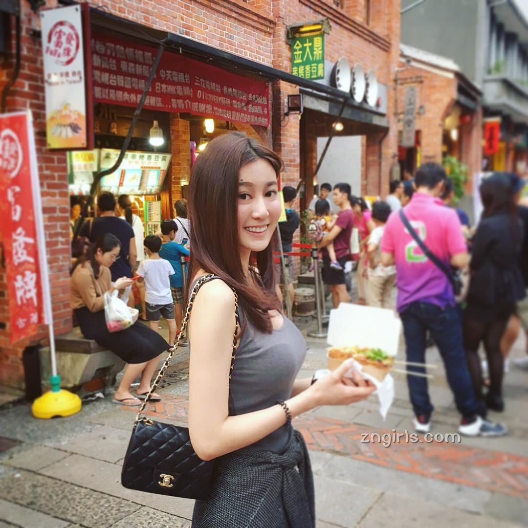 Isa Wang笑容甜美动人 爆好身材让人蠢蠢欲动