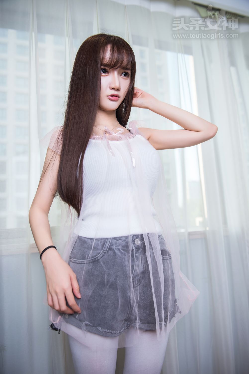 小如镜人间物语 大眼萌妹的白袜子