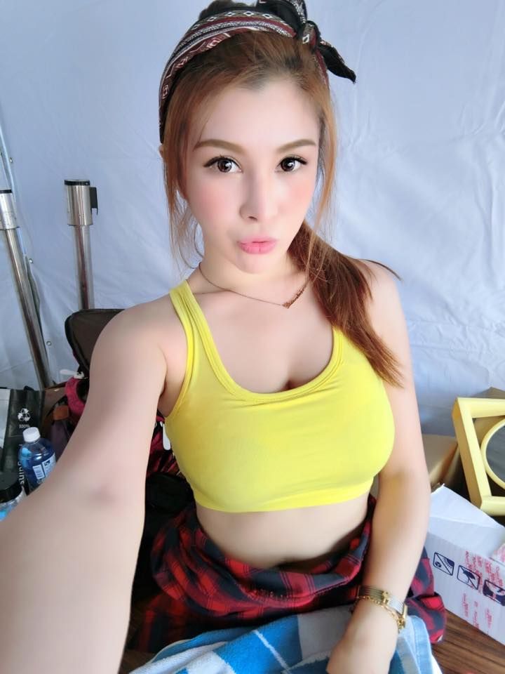 台湾正妹陈语妃 让你晓得什么叫事业线