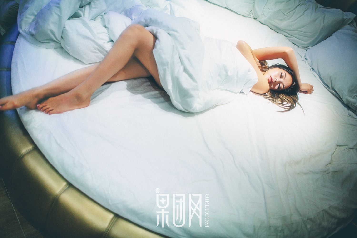 居室少女Anne寂寞等候
