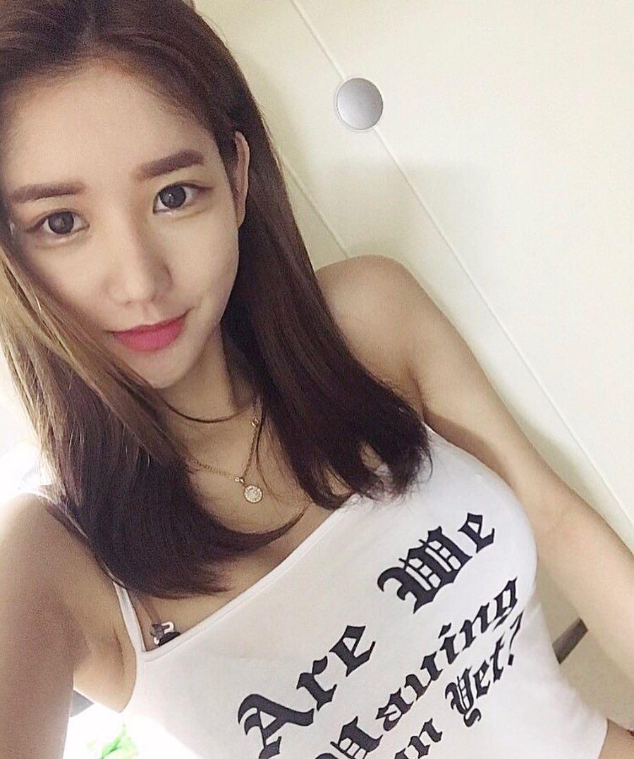 韩国超正妹미령원 完美曲线征服网友