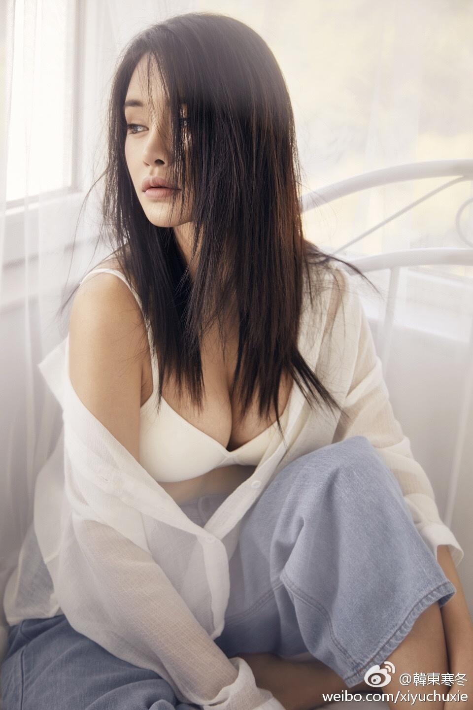 闫薇儿的微博私房定制写真