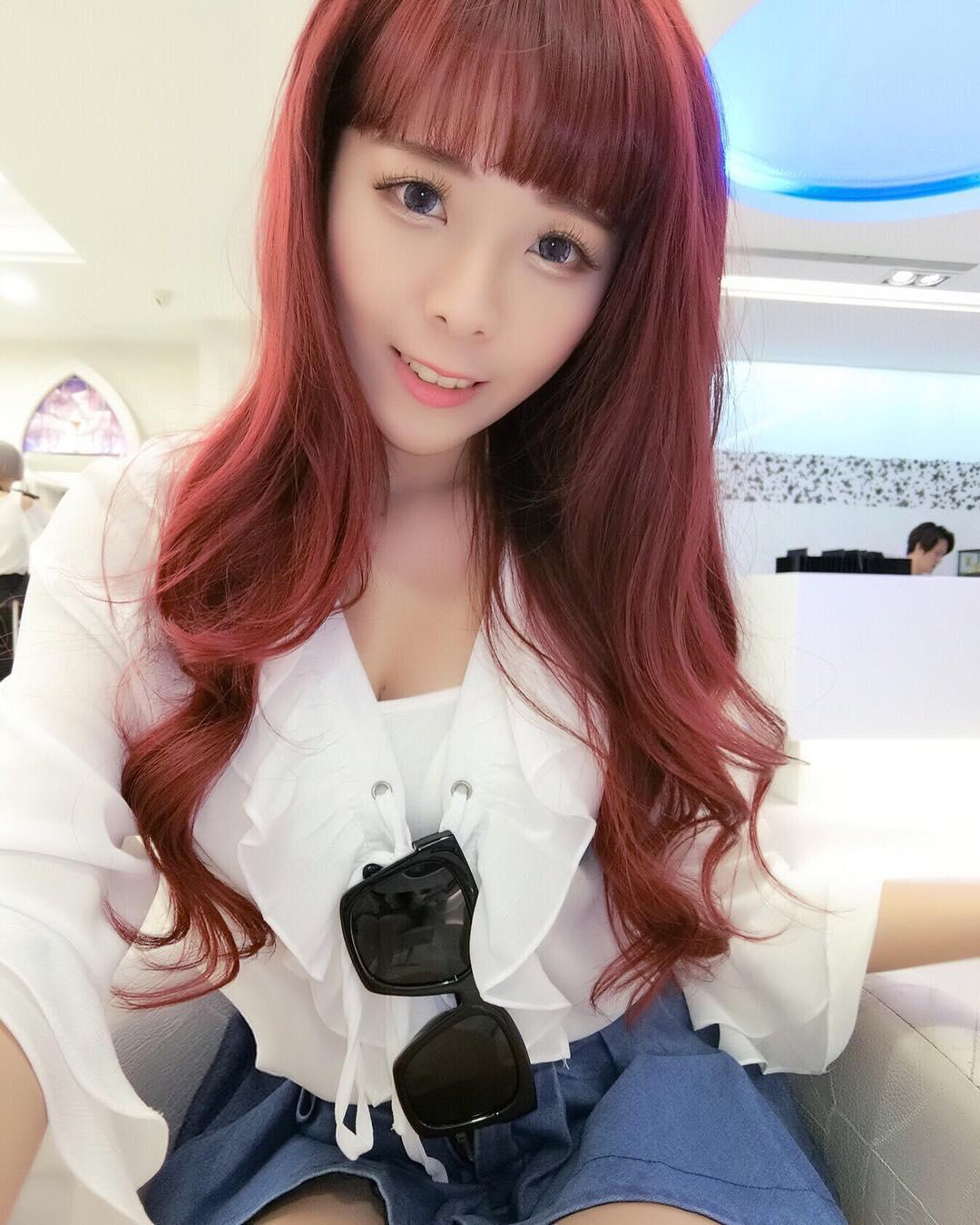 张筱柔- 超火辣网拍老板娘